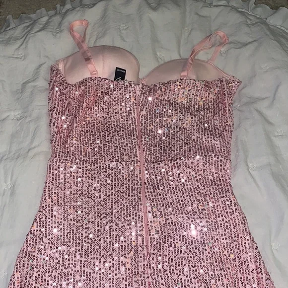 WINDSOR SEQUIN DRESS - Picture 3 of 6